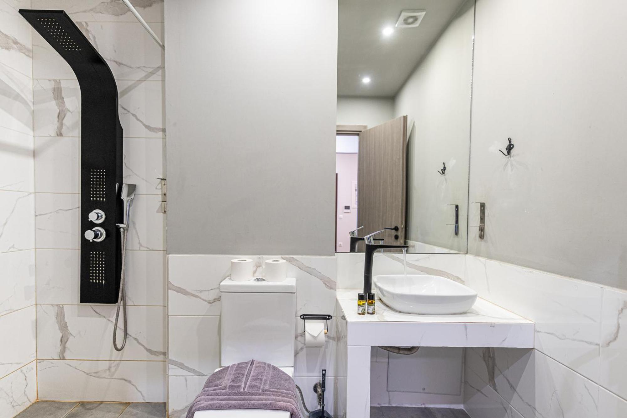 Athenian Infinity Apartments 外观 照片