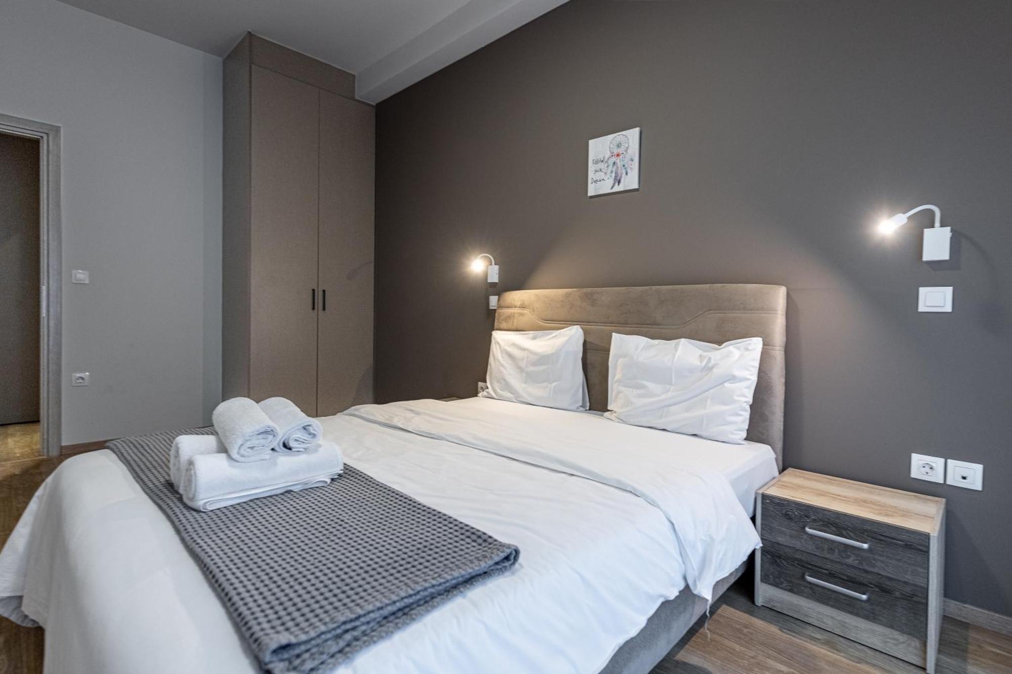 Athenian Infinity Apartments 外观 照片